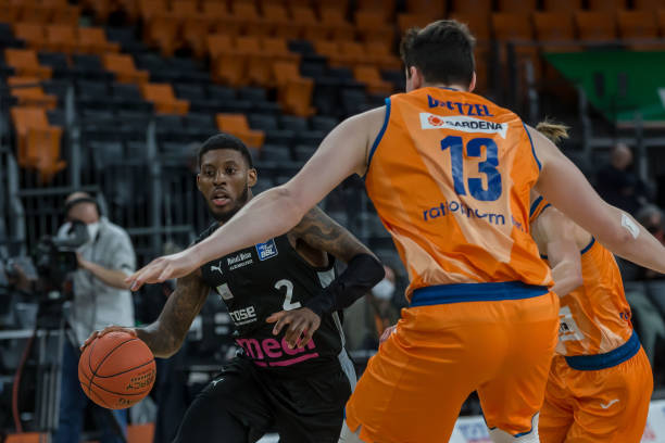 这些防守缺 这些防守缺