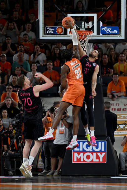 更加成熟的 更加成熟的